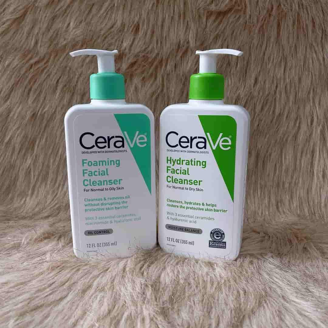 Sữa rửa mặt dịu nhẹ dành cho da nhạy cảm Cerave Hydrating Cleanser.