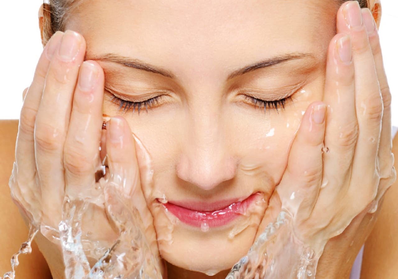 Tẩy da chết thường xuyên giúp da mềm mịn và sáng khỏe hơn