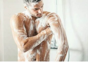 9 loại sữa tắm trị mụn lưng cho nam hiệu quả nhất hiện nay