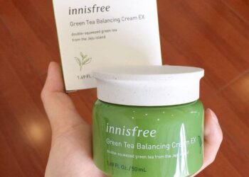 Kem dưỡng da trà xanh Green Tea Balancing Cream của Innisfree