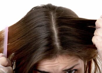 Gội đầu bằng bột lá neem