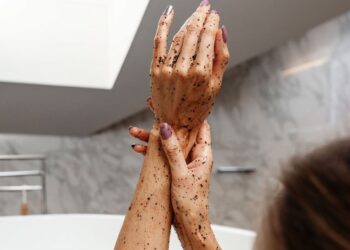 Tại sao nên tẩy tế bào chết