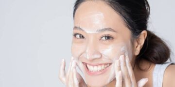 Cách chọn sữa rửa mặt có thành phần an toàn